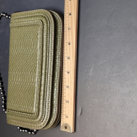 Zara Green Faux Leather Mini Purse With Beaded Strap. - Picture 11 of 12